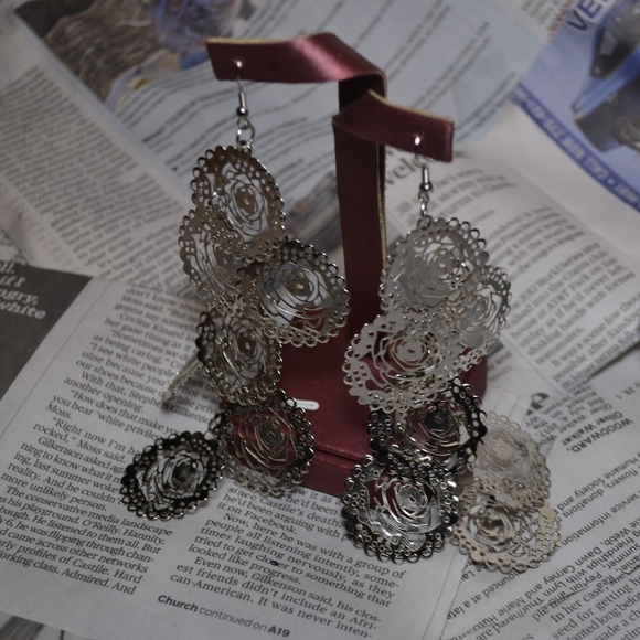 Jewelry - Earrings (Flower Chandelier, Silver) | BOGO